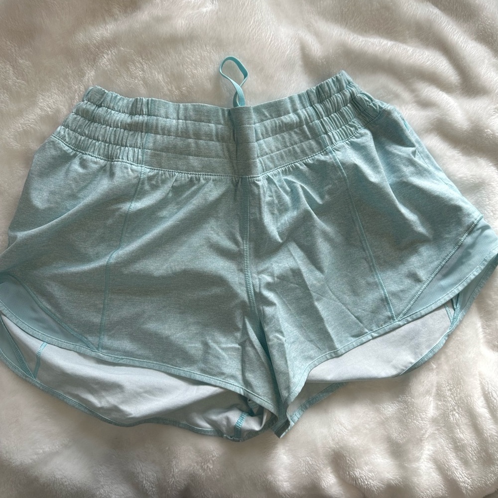 hotty hot high rise lululemon shirts 2.5 in size 6 light blue